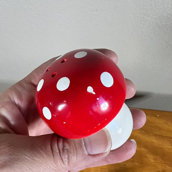 Vintage‎ Mushroom Salt & Pepper Shakers - Picture 6 of 10